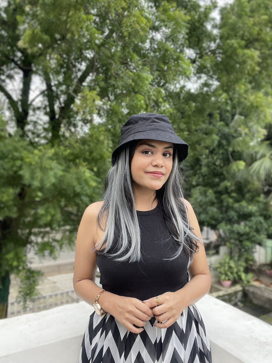 Ash Grey Streaks (22 inches)